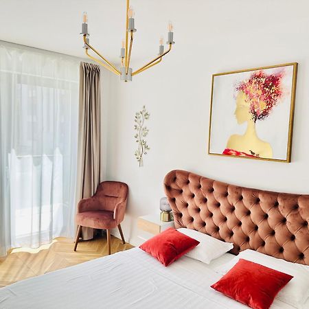 Bel Dom - The Central, Spacious 2 Rooms Luxury Apartment Cluj Napoca Bagian luar foto