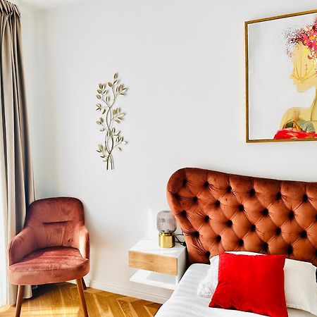 Bel Dom - The Central, Spacious 2 Rooms Luxury Apartment Cluj Napoca Bagian luar foto