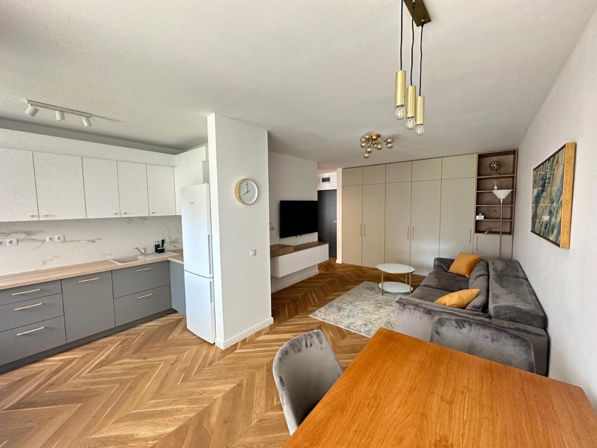 Bel Dom - The Central, Spacious 2 Rooms Luxury Apartment Cluj Napoca Bagian luar foto