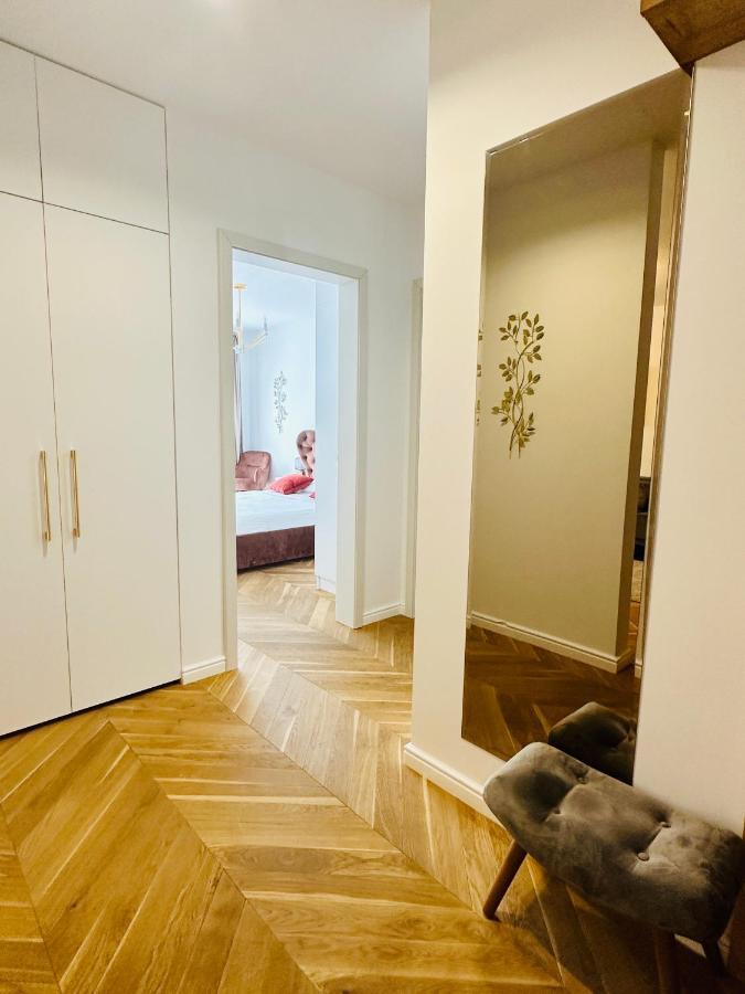 Bel Dom - The Central, Spacious 2 Rooms Luxury Apartment Cluj Napoca Bagian luar foto