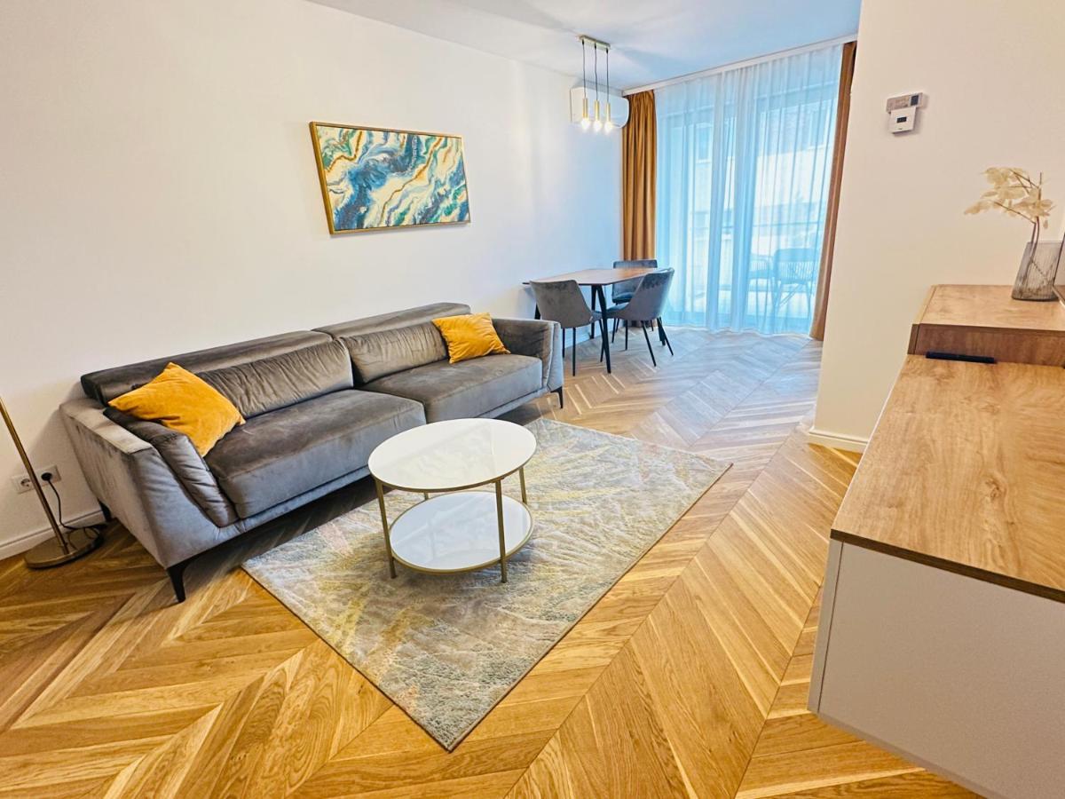 Bel Dom - The Central, Spacious 2 Rooms Luxury Apartment Cluj Napoca Bagian luar foto